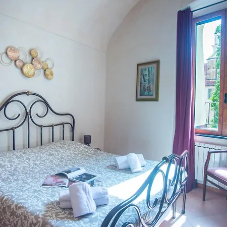 Casa Di Lella 1-bed Balcony & Old Town - Happy Διαμέρισμα